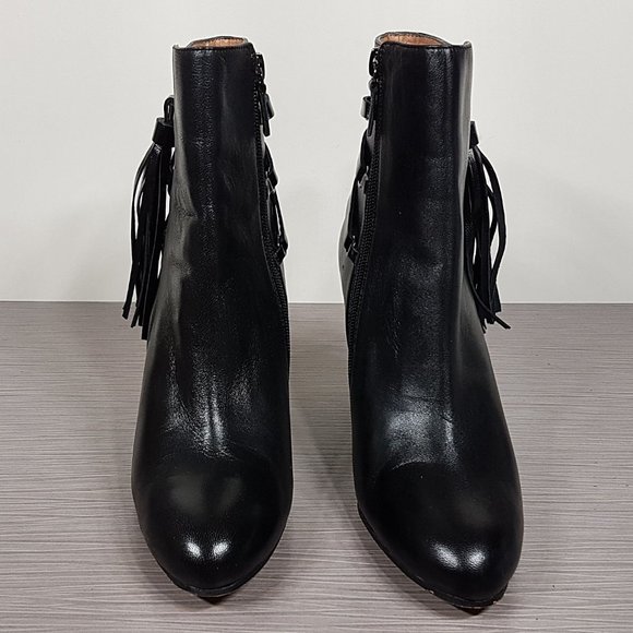 Halogen 'Sadee' Lace-Up Almond Toe Black Leather Bootie, Womens Size 8 M - Picture 2 of 9